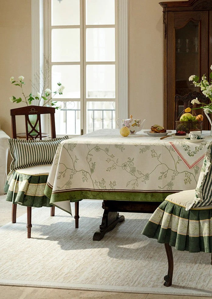 Beyond Perfection: The Liberated Tablecloth Trends of 2025