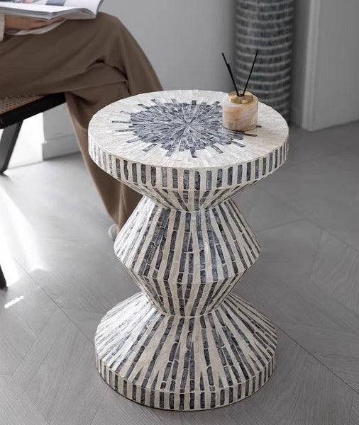Bedside Small Side Table, Portable Casual Side Table, Shell Small Sofa Side Table, Contemporary Round Side Table, Creative Coffee Table-LargePaintingArt.com
