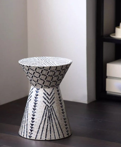 Contemporary Round Side Table, Creative Coffee Table, Bedside Small Side Table, Portable Casual Side Table, Shell Small Sofa Side Table-LargePaintingArt.com