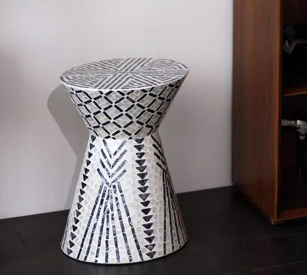 Contemporary Round Side Table, Creative Coffee Table, Bedside Small Side Table, Portable Casual Side Table, Shell Small Sofa Side Table-LargePaintingArt.com