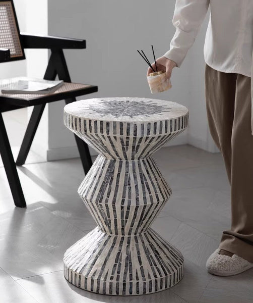 Shell Small Sofa Side Table, Bedside Small Side Table, Portable Casual Side Table, Contemporary Round Side Table, Creative Coffee Table-LargePaintingArt.com